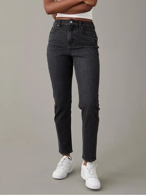 AE Strigid Mom Jeans - Short - size 18 black straight leg